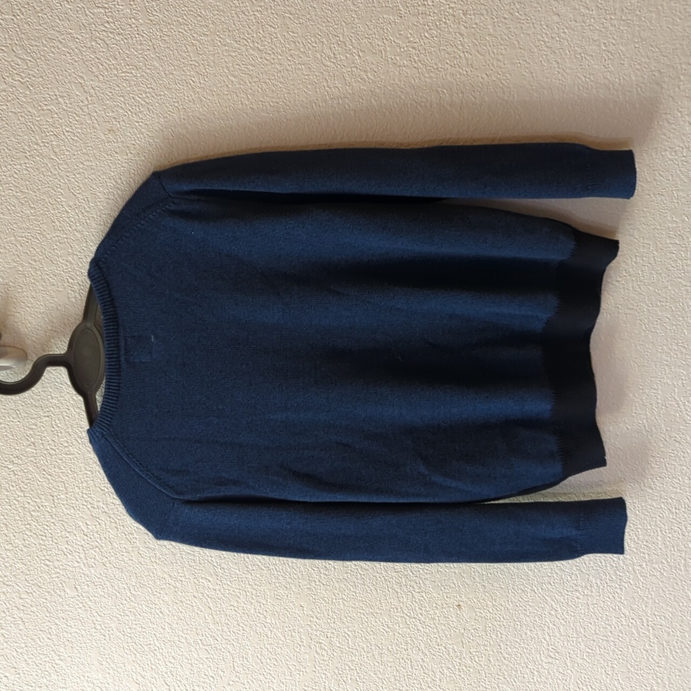 Sweater - Picture 4 of 4